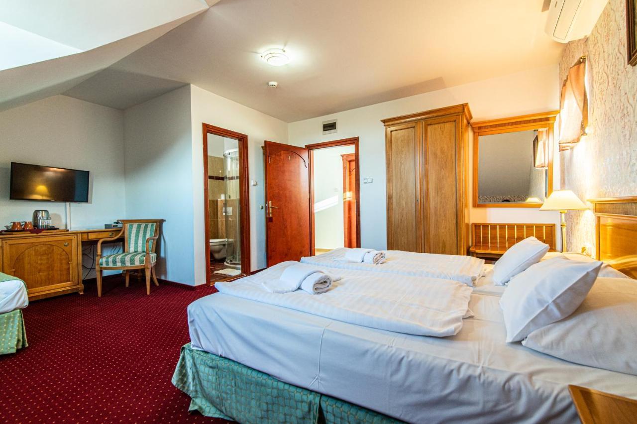 Borhotel Sziluett Farkasmaly Gyöngyös Exterior foto