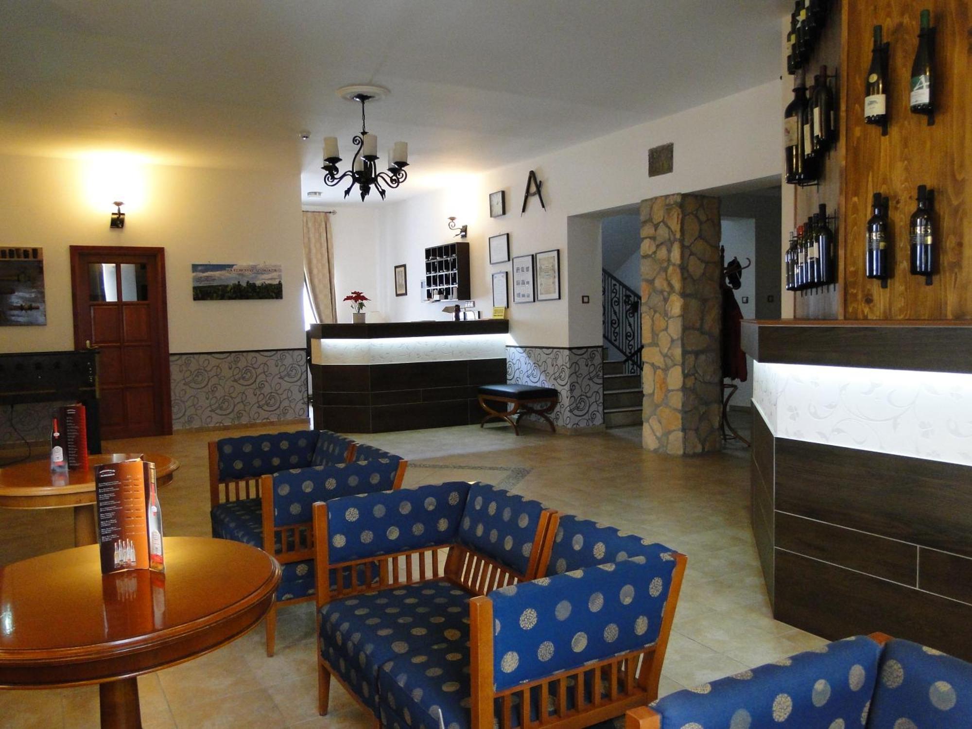 Borhotel Sziluett Farkasmaly Gyöngyös Exterior foto