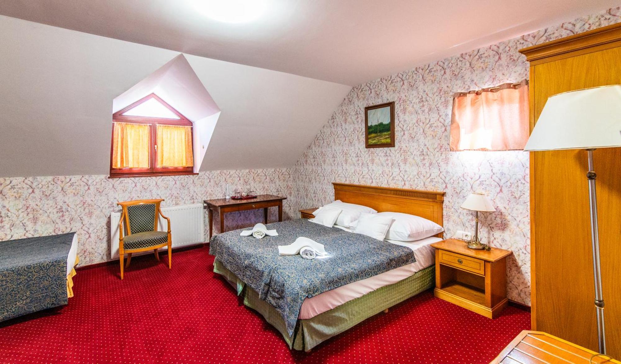 Borhotel Sziluett Farkasmaly Gyöngyös Exterior foto