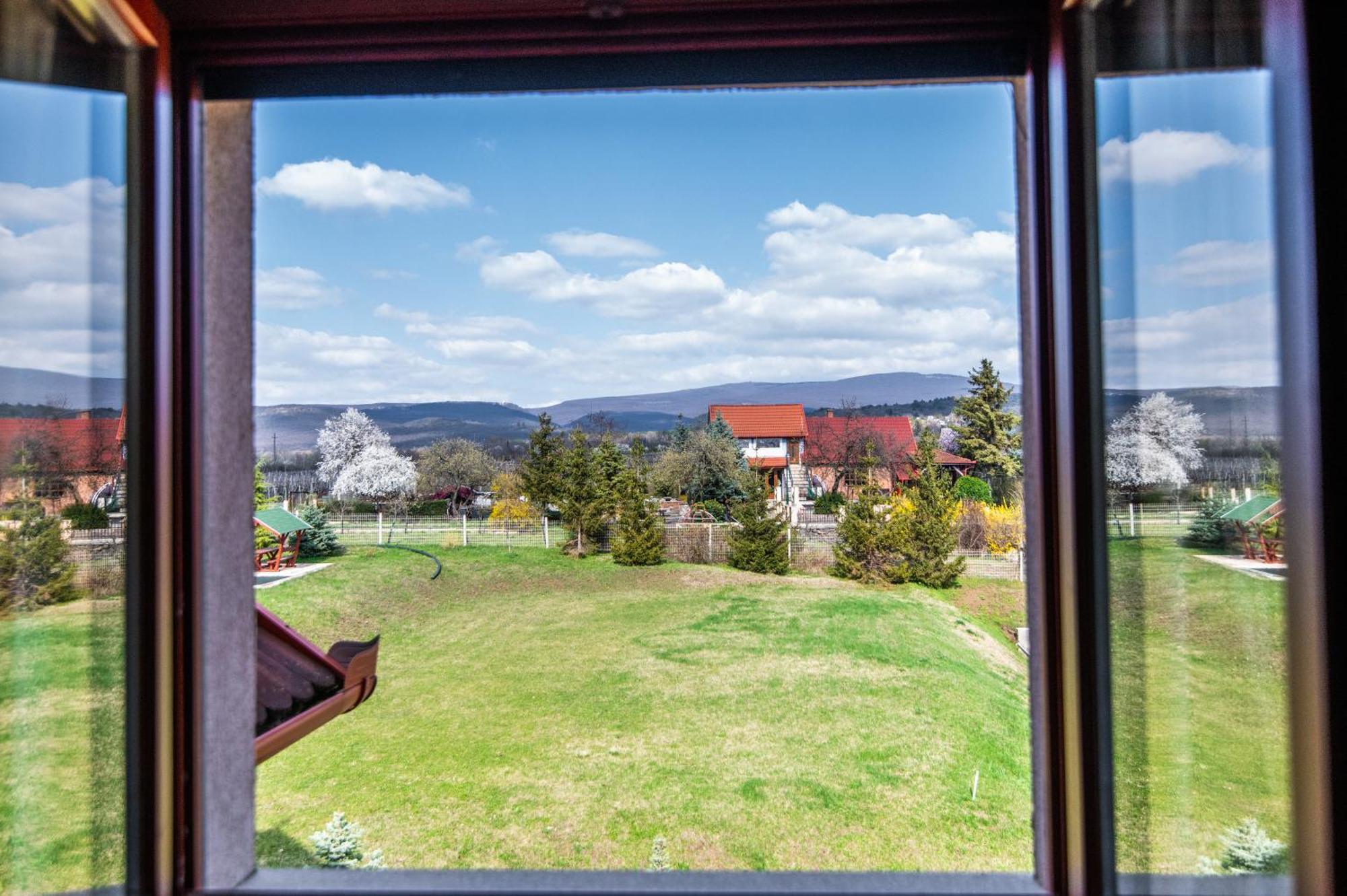 Borhotel Sziluett Farkasmaly Gyöngyös Exterior foto