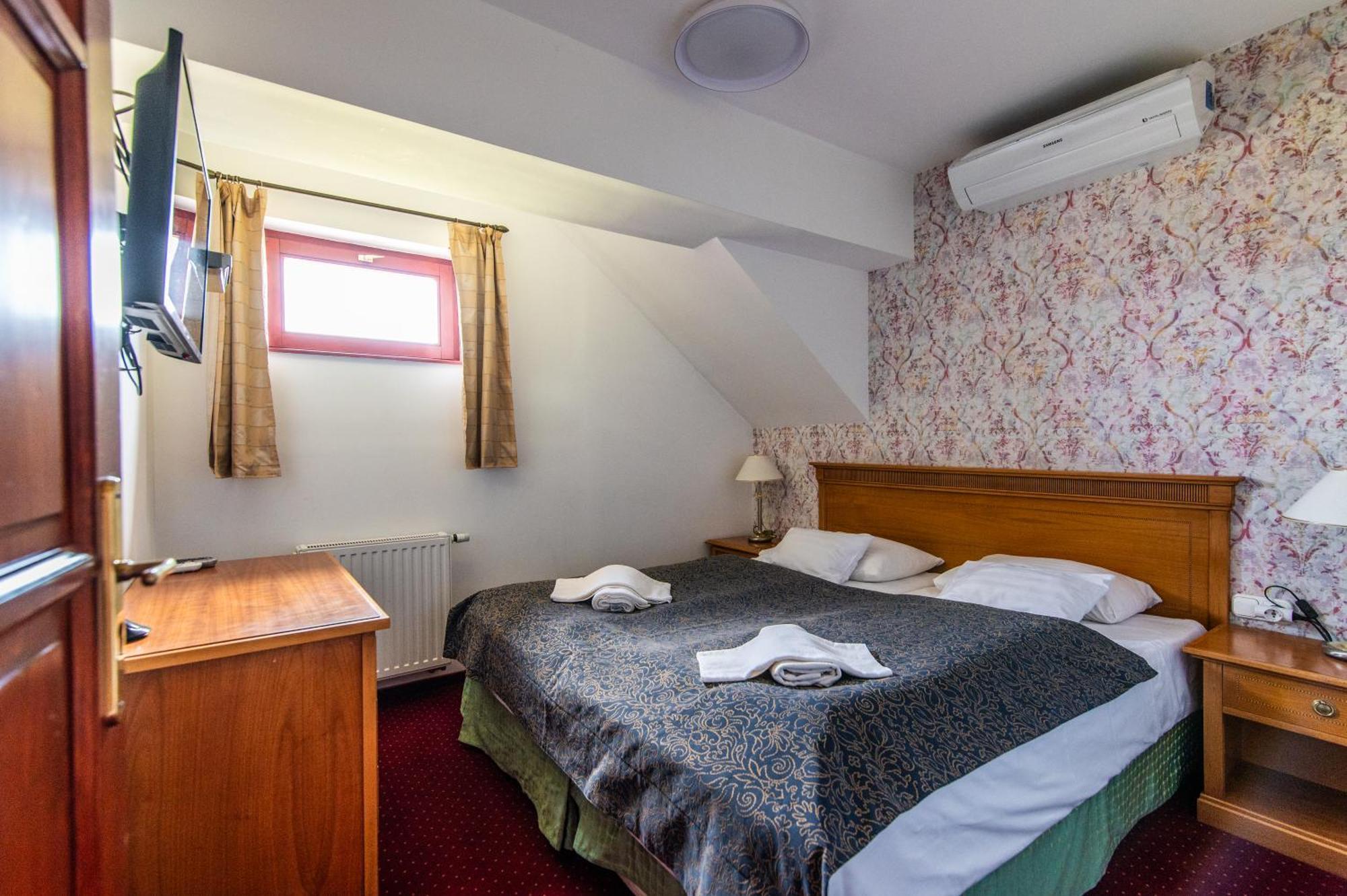 Borhotel Sziluett Farkasmaly Gyöngyös Exterior foto