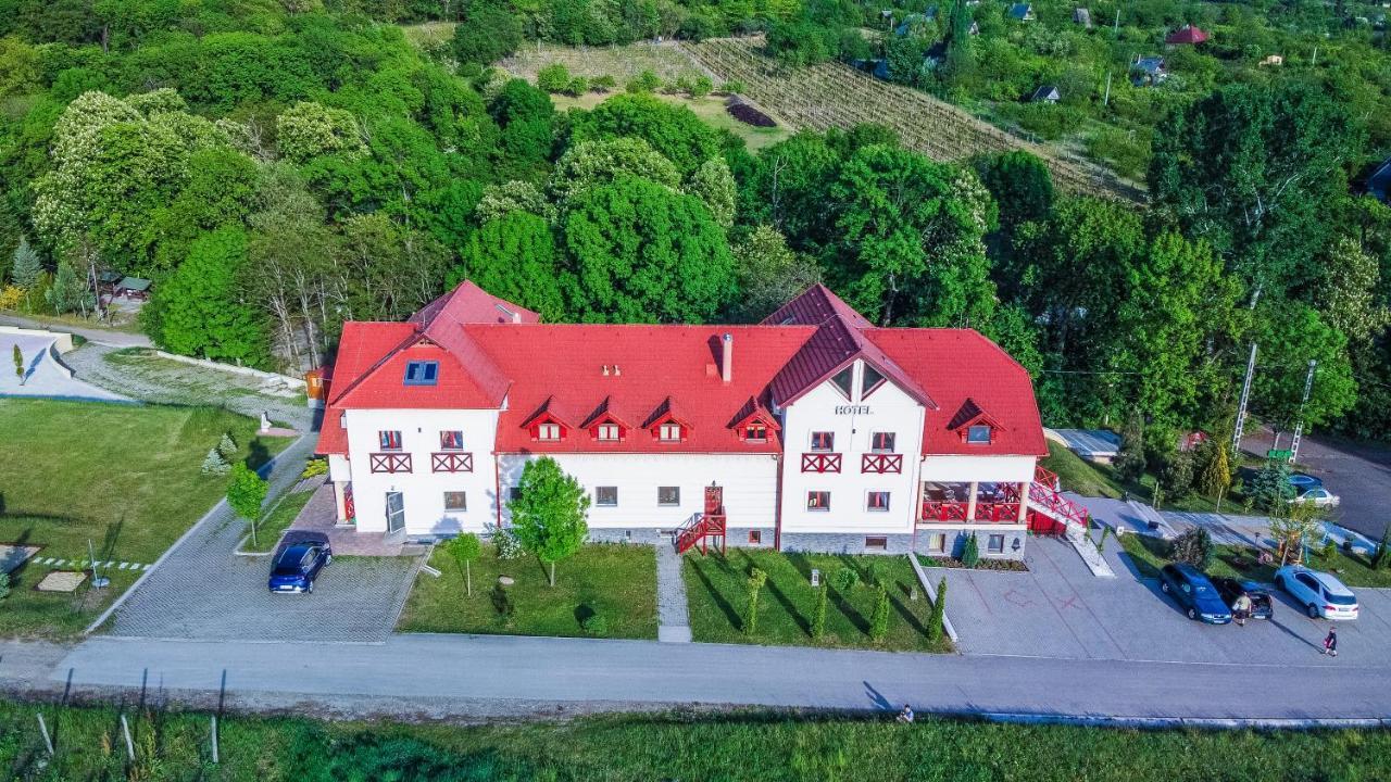 Borhotel Sziluett Farkasmaly Gyöngyös Exterior foto